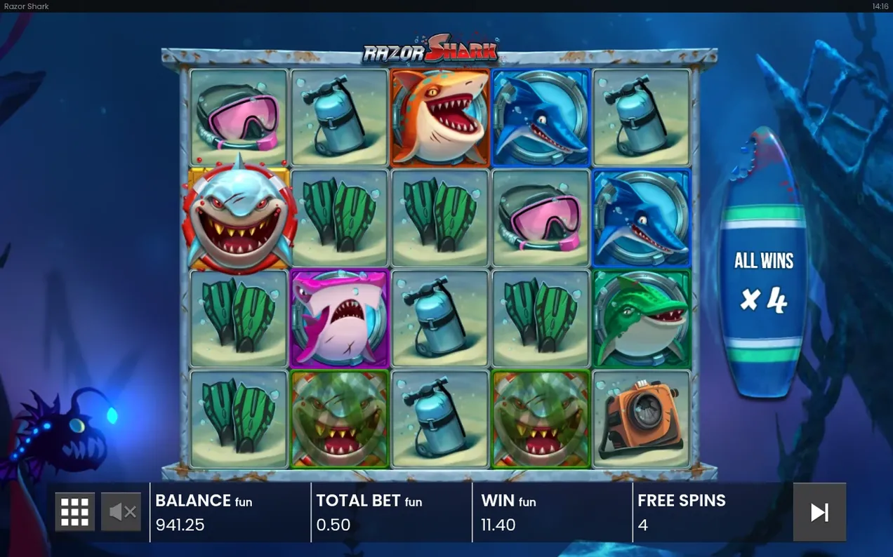 Freispielrunde bei Free Spins 4: ALL WINS x4, WIN 11.40, Walzen mit Tauchausrüstung und Haien gefüllt.
